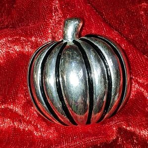 Beautiful Silver Tone Pumpkin Brooch Enhancer Pendant